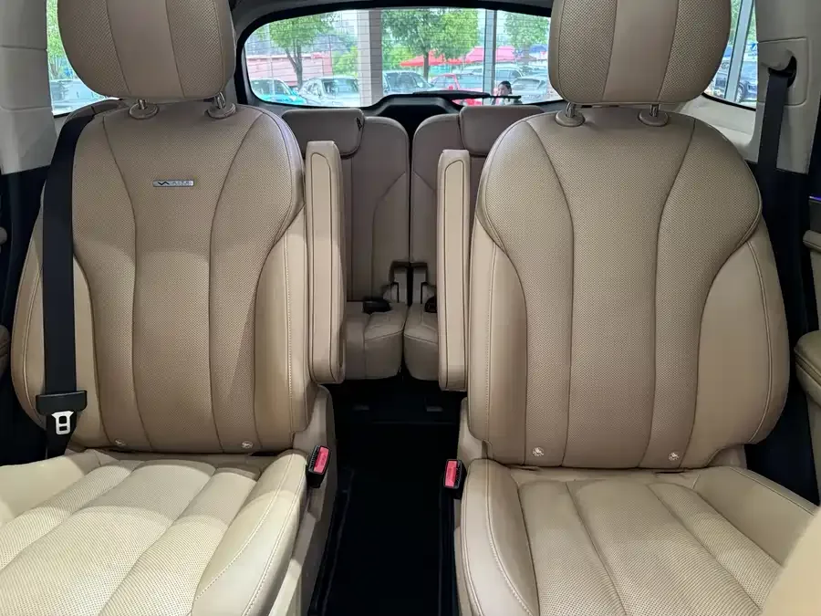 AITO M7 QM7 2022 1.5T 4WD Luxury Edition 2022 — миниатюра 4