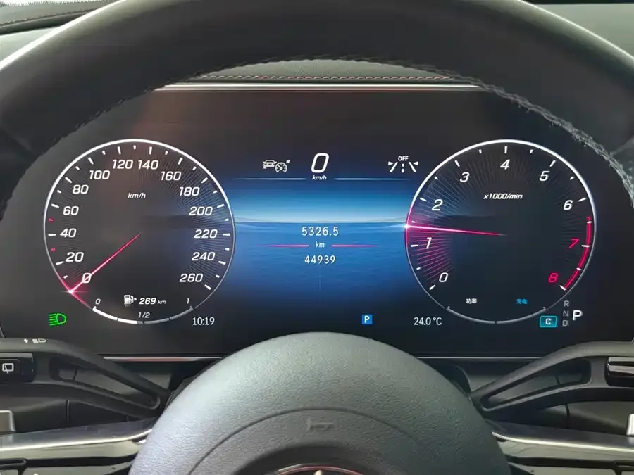 Mercedes-Benz GLC-Class Mercedes-Benz GLC 2023 GLC 260 L 4MATIC luxury 5-seater 2023 — миниатюра 4