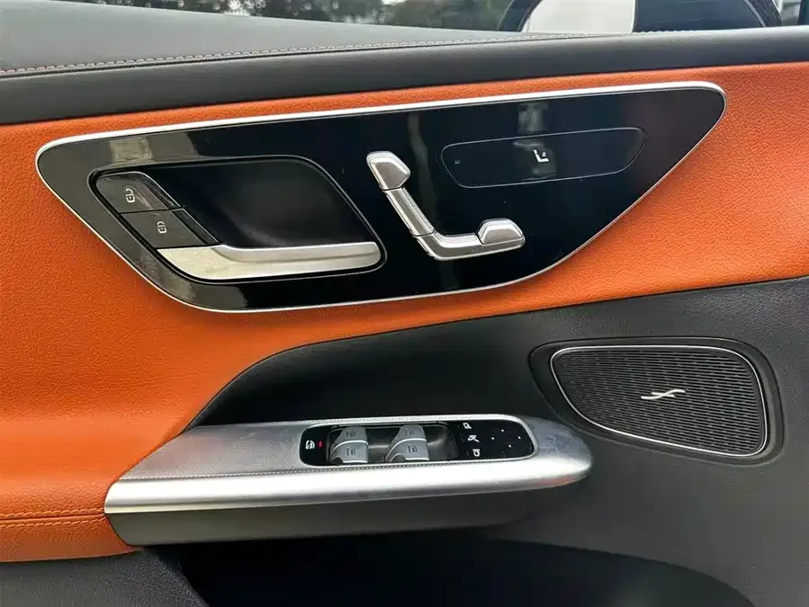 Mercedes-Benz GLC-Class Mercedes-Benz GLC 2023 GLC 260 L 4MATIC dynamic 5-seater 2023 — миниатюра 5