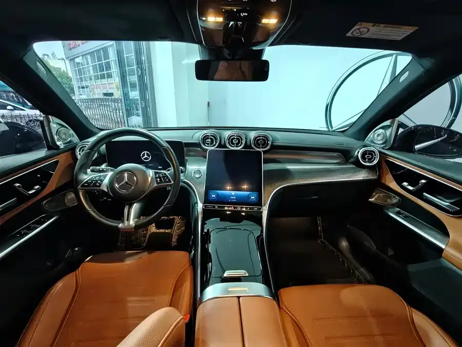 Mercedes-Benz GLC-Class Mercedes-Benz GLC 2023 GLC 260 L 4MATIC dynamic 5-seater 2023 — миниатюра 3