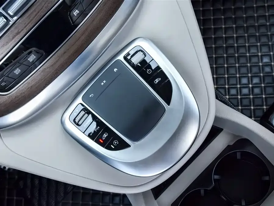Mercedes-Benz Class V Mercedes-Benz V-Class 2022 V 260 L Long Wheelbase Luxury Edition 2023 — миниатюра 4