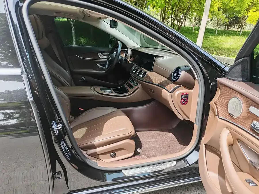 Mercedes-Benz E-Class Mercedes-Benz E-Class 2023 facelift E 300 L Luxury Edition 2023 — миниатюра 4