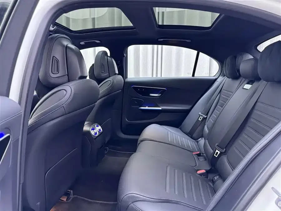 Mercedes-Benz Class C Mercedes-Benz C-Class 2024 Model II C 260 L Sports Edition 2024 — миниатюра 3