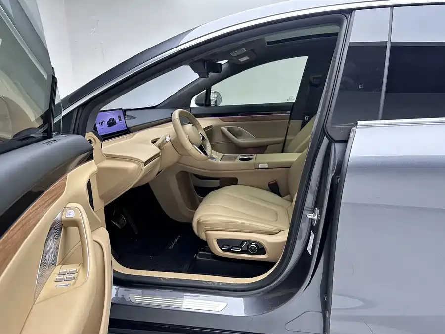 Smart world R7 Zhijie R7 2025 model with extended range of 331km Ultra 2025 — миниатюра 3