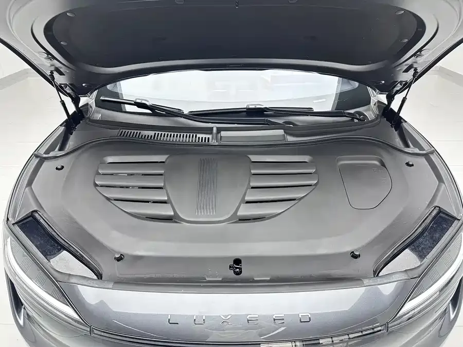 Smart world R7 Zhijie R7 2025 model with extended range of 331km Ultra 2025 — миниатюра 5