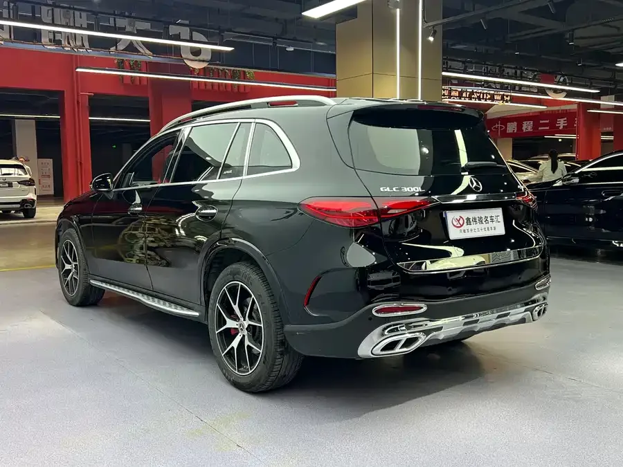 Mercedes-Benz GLC-Class Mercedes-Benz GLC 2023 GLC 260 L 4MATIC luxury 5-seater 2023 — миниатюра 5