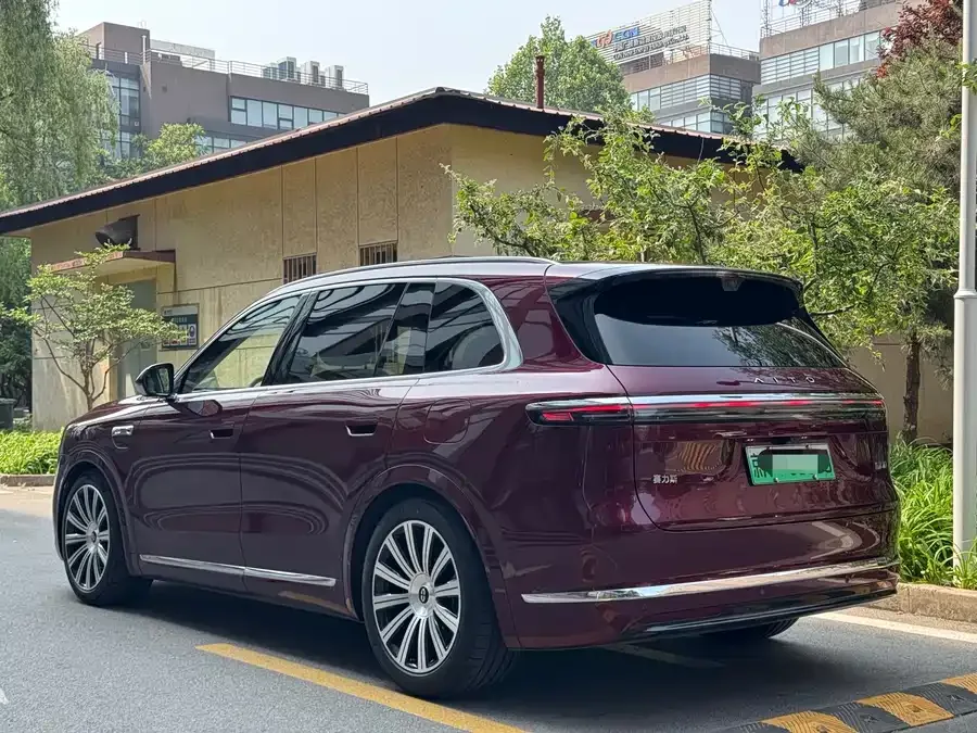 AITO M7 Wenjie M7 2026 Extended Range Ultra 4WD 5-Seater (192-line LiDAR) 2026 — миниатюра 2