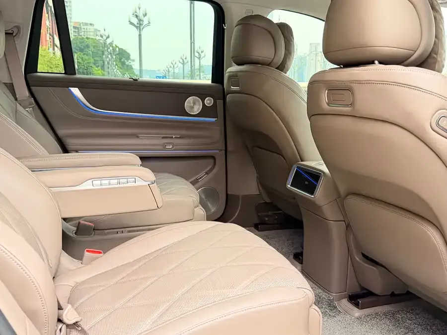 AITO M9 Wenjie M9 2025 Extended Range Ultra Edition 52kWh 6-Seat Version (192-line LiDAR) 2025 — миниатюра 3