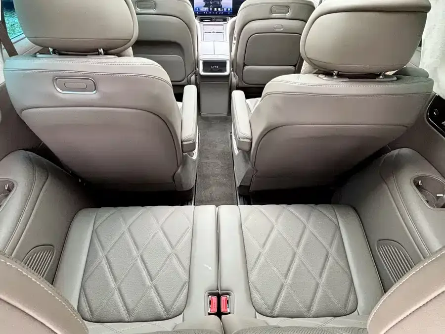 AITO M9 Wenjie M9 2025 Extended Range Ultra Edition 52kWh 6-Seat Version (192-line LiDAR) 2025 — миниатюра 3