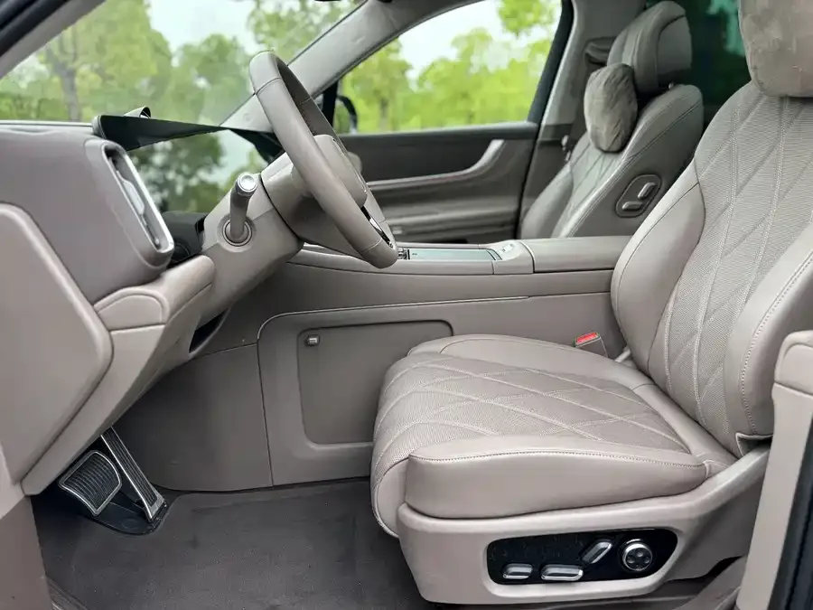 AITO M9 Wenjie M9 2025 Extended Range Ultra Edition 52kWh 6-Seat Version (192-line LiDAR) 2025 — миниатюра 5