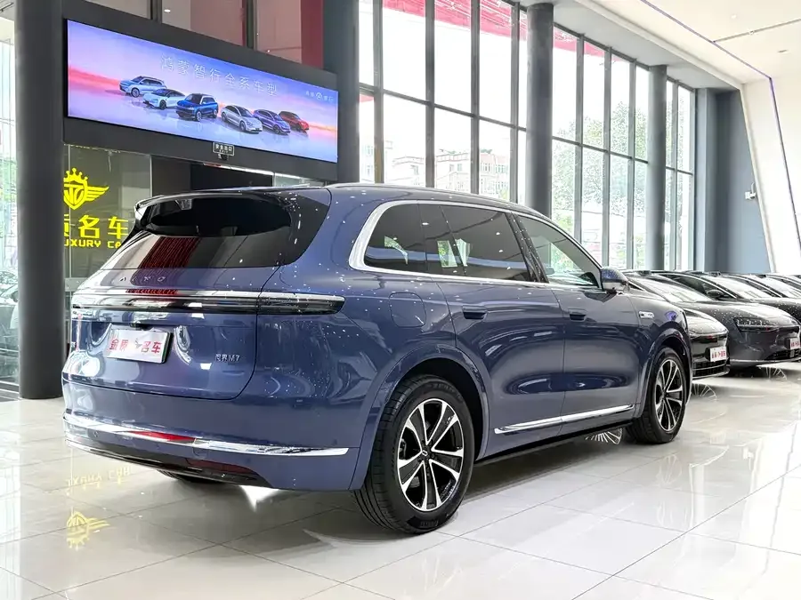 AITO M7 Wenjie M7 2026 Extended Range Ultra 4WD 5-Seater (192-line LiDAR) 2025 — миниатюра 5