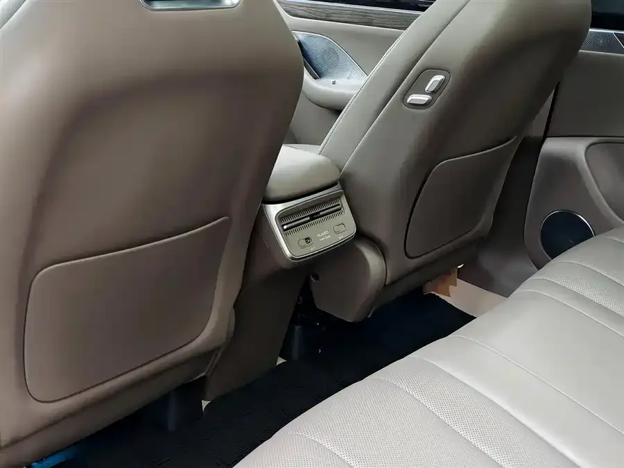 Smart world R7 Zhijie R7 2024 pure electric 802km Max 2025 — миниатюра 3