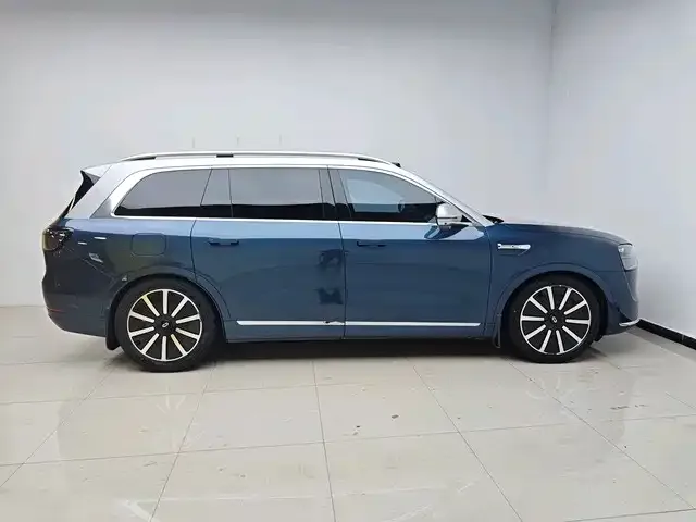 AITO M9 M9 2024 Extended Range Ultra Edition 42kWh 6-seater Edition 2024 — миниатюра 2