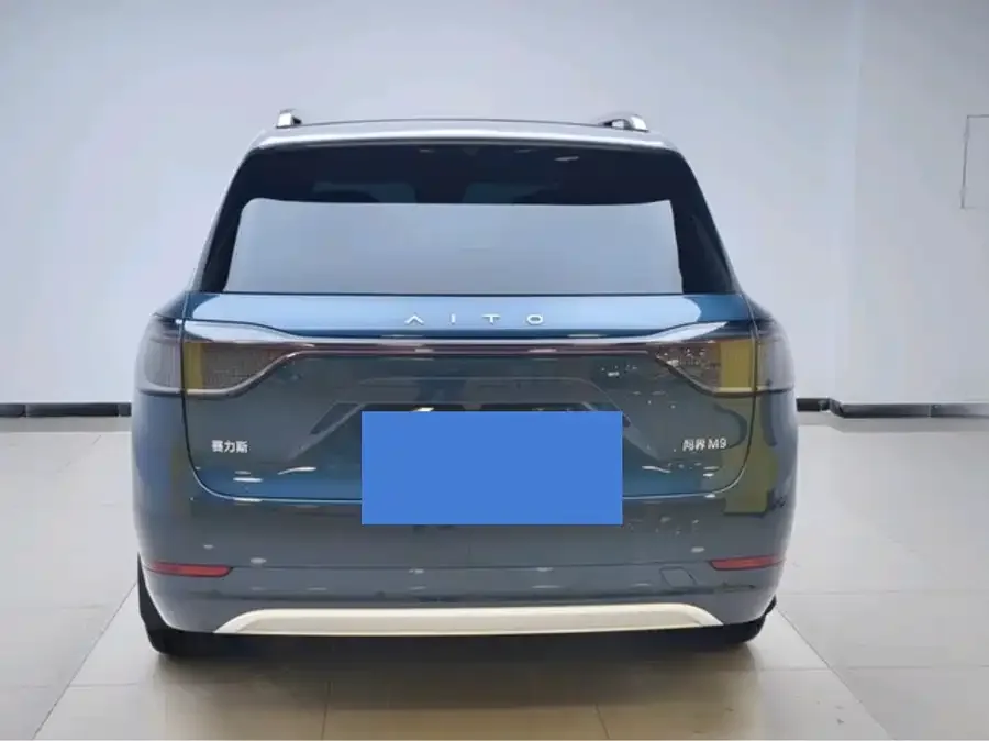 AITO M9 M9 2024 Extended Range Ultra Edition 42kWh 6-seater Edition 2024 — миниатюра 4