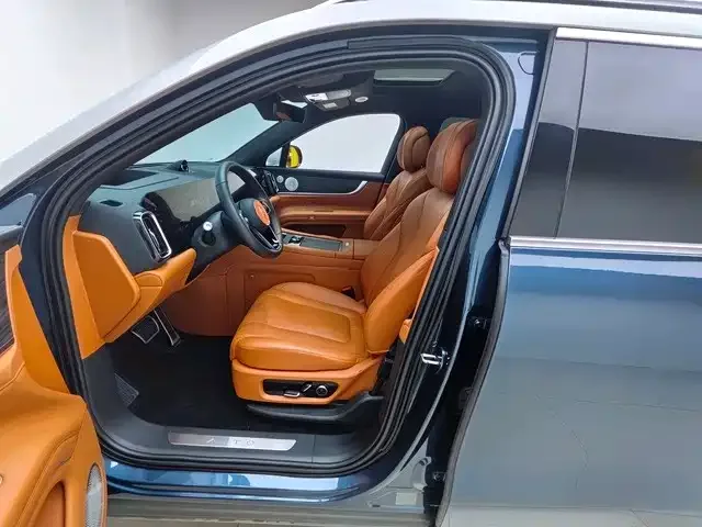 AITO M9 M9 2024 Extended Range Ultra Edition 42kWh 6-seater Edition 2024 — миниатюра 5