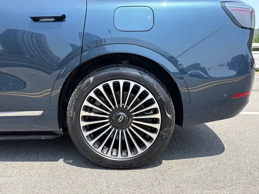 AITO M9 Wenjie M9 2025 Extended Range Ultra Edition 52kWh 6-Seat Version (192-line LiDAR) 2025 — миниатюра 3