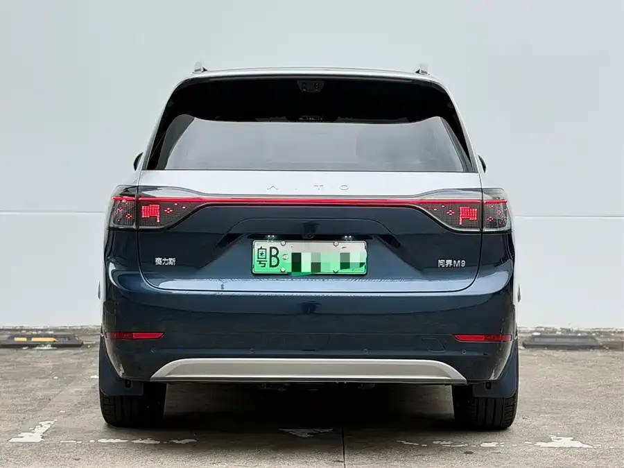 AITO M9 Wenjie M9 2025 Extended Range Ultra Edition 52kWh 6-Seat Version (192-line LiDAR) 2025 — миниатюра 5