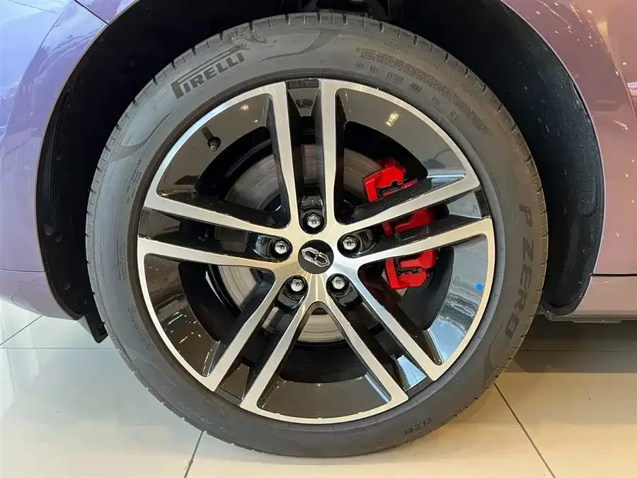 AITO M5 M5 2025 Extended Range Ultra 4WD Edition 2025 — миниатюра 3
