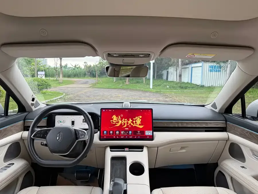 AITO M5 M5 2022 Extended Range Rear-Drive Standard Edition 2022 — миниатюра 2