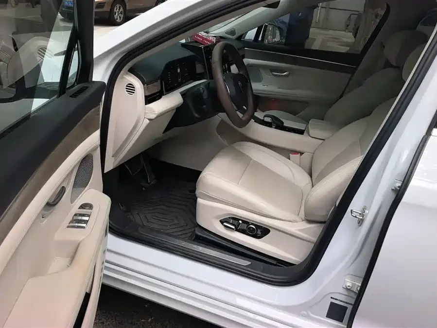 AITO M5 M5 2022 Extended Range 4WD Ultimate Edition 2022 — миниатюра 3