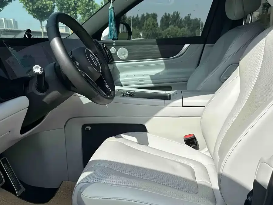AITO M9 M9 2024 Extended Range Ultra Edition 42kWh 6-seater Edition 2024 — миниатюра 4