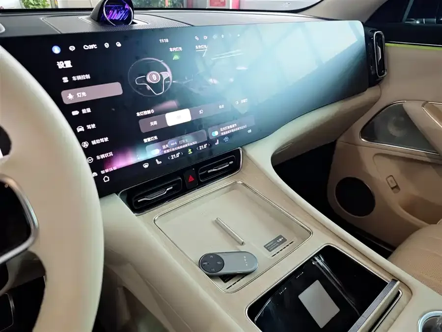 AITO M8 Wenjie M8 2025 Extended Range Max+ Version 53.4kWh 5-Seat Version (192-line LiDAR) 2025 — миниатюра 4