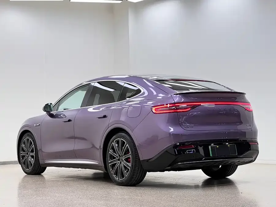 Smart world R7 Zhijie R7 2025 model with extended range of 331km Ultra 2025 — миниатюра 2