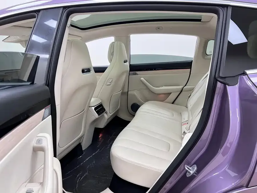 Smart world R7 Zhijie R7 2025 model with extended range of 331km Ultra 2025 — миниатюра 5