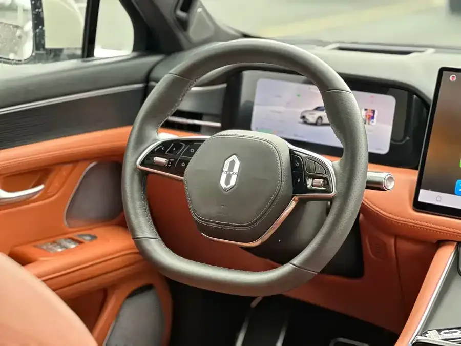 AITO M5 M5 2025 Extended Range Ultra 4WD Edition 2025 — миниатюра 3