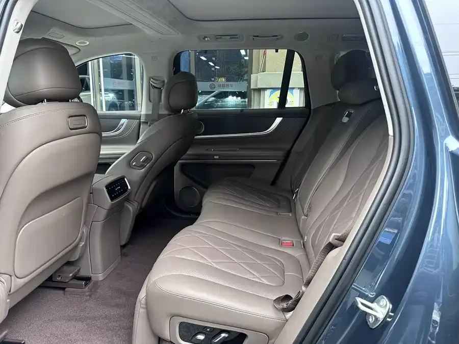 AITO M9 Wenjie M9 2024 Extended Range Ultra Edition 52kWh 5-seater Edition 2024 — миниатюра 4