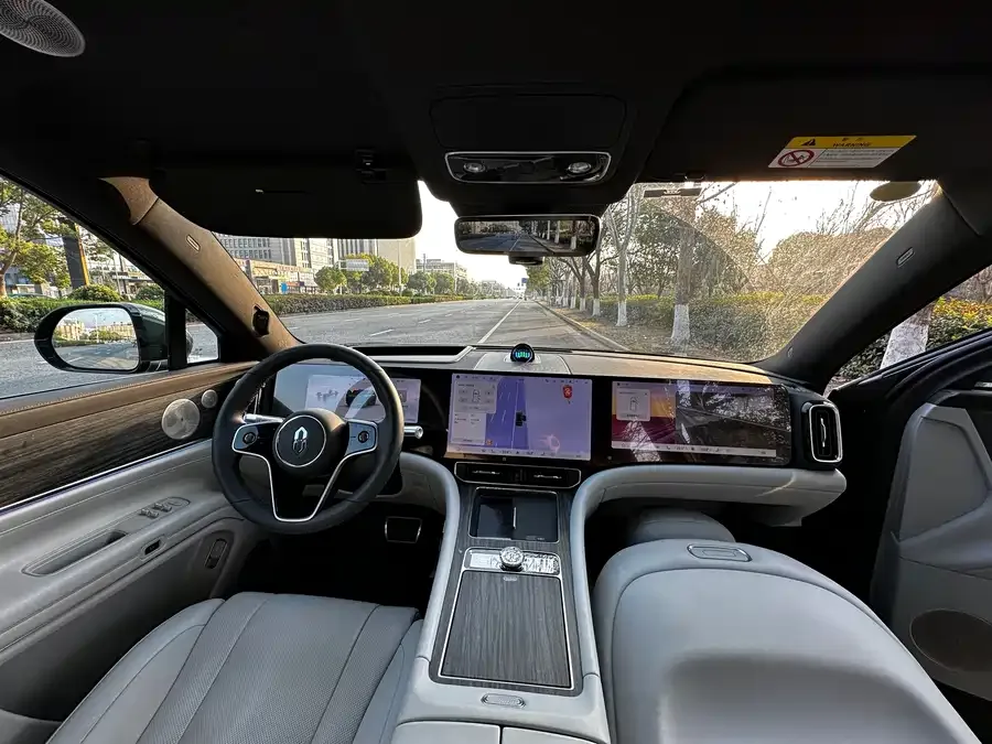 AITO M9 Wenjie M9 2025 Extended Range Ultra Edition 52kWh 6-Seat Version (192-line LiDAR) 2025 — миниатюра 4