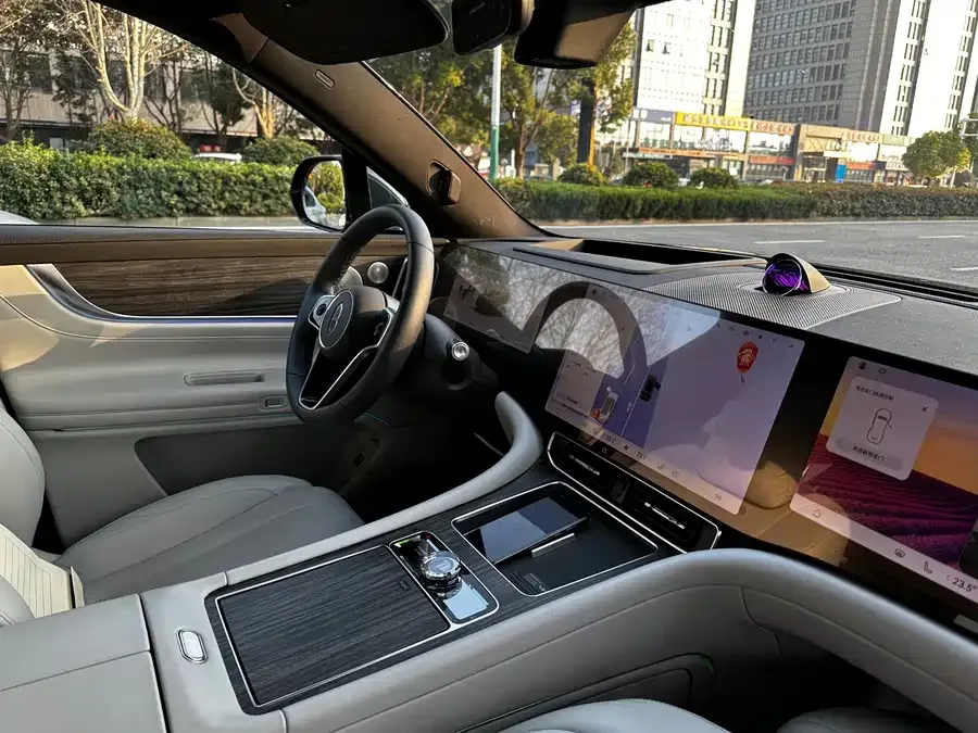 AITO M9 Wenjie M9 2025 Extended Range Ultra Edition 52kWh 6-Seat Version (192-line LiDAR) 2025 — миниатюра 5