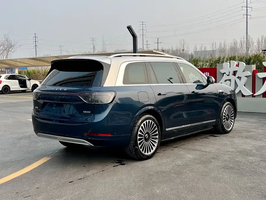 AITO M9 Wenjie M9 2025 Extended Range Ultra Edition 52kWh 6-Seat Version (192-line LiDAR) 2025 — миниатюра 3