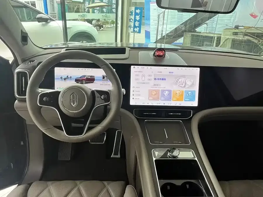 AITO M9 Wenjie M9 2025 Pure Electric Ultra Edition 100kWh 5-Seat Version (192-line LiDAR) 2025 — миниатюра 4