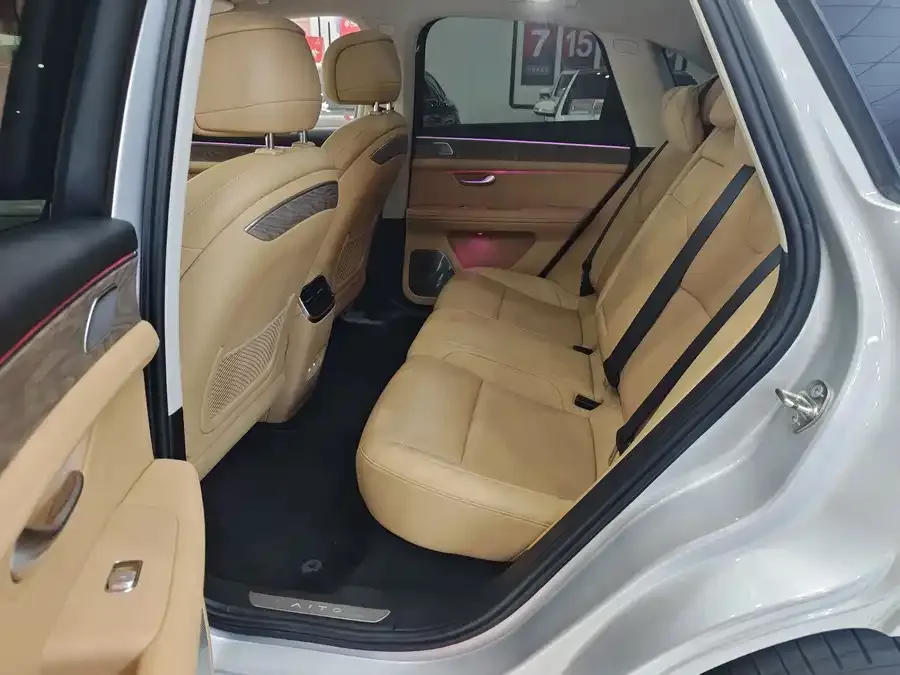 AITO M5 M5 2022 Extended Range 4WD Performance Edition 2022 — миниатюра 5