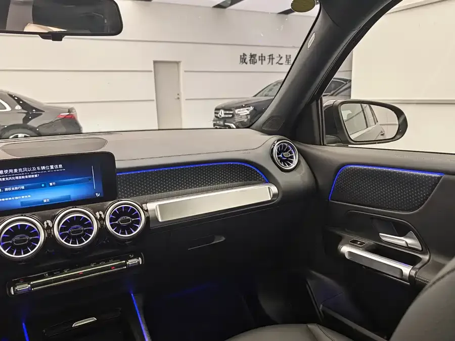 Mercedes-Benz GLB-Class Mercedes-Benz GLB 2024 GLB 220 Dynamic 2024 — миниатюра 4