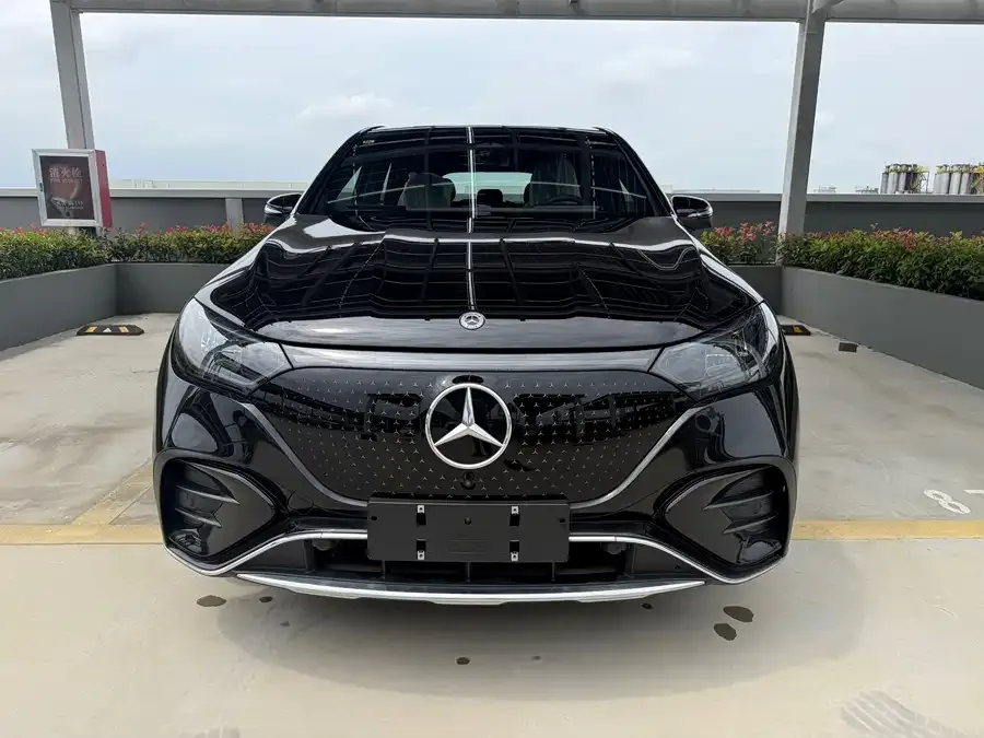 Mercedes-Benz EQE SUV 2025