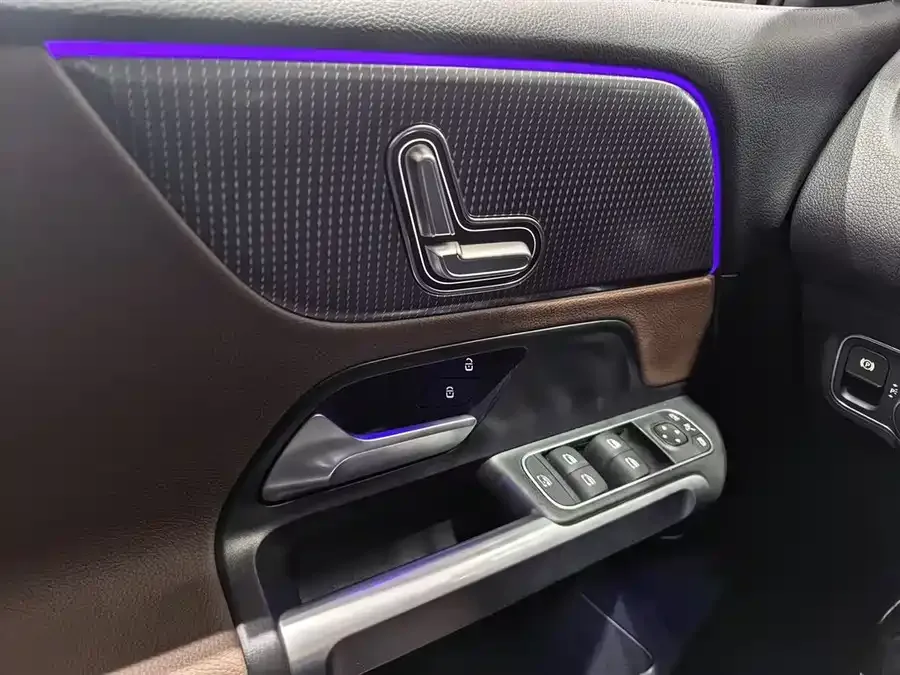 Mercedes-Benz GLB-Class Mercedes-Benz GLB 2023 GLB 220 Dynamic 2023 — миниатюра 3
