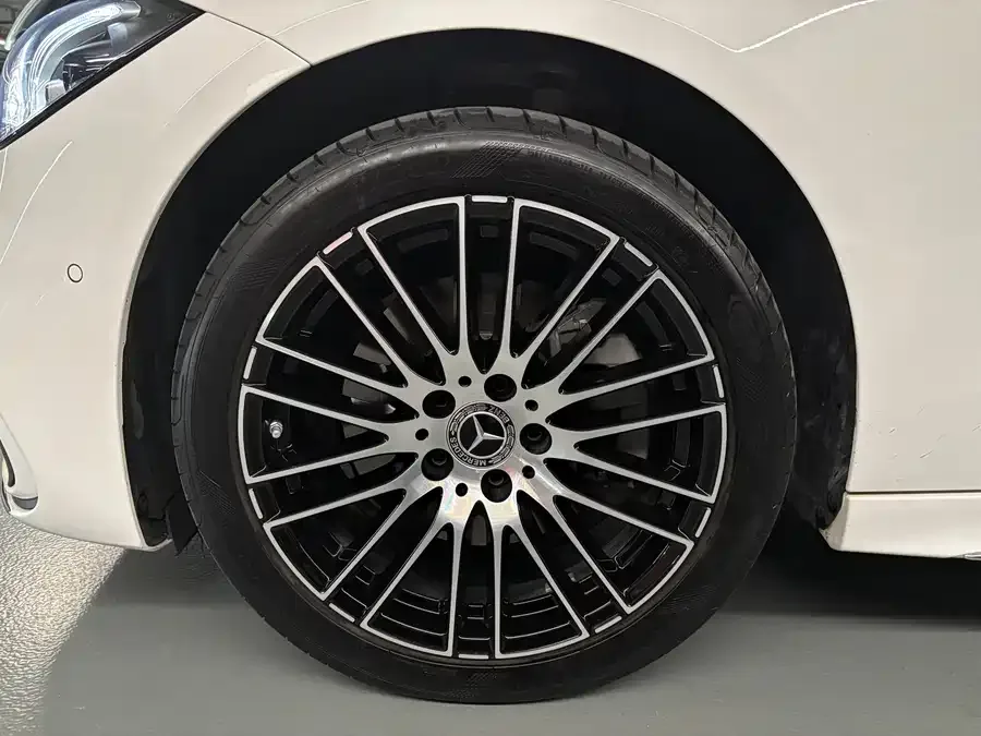 Mercedes-Benz Class C Mercedes-Benz C-Class 2025 C 260 L Sports Edition 2025 — миниатюра 5
