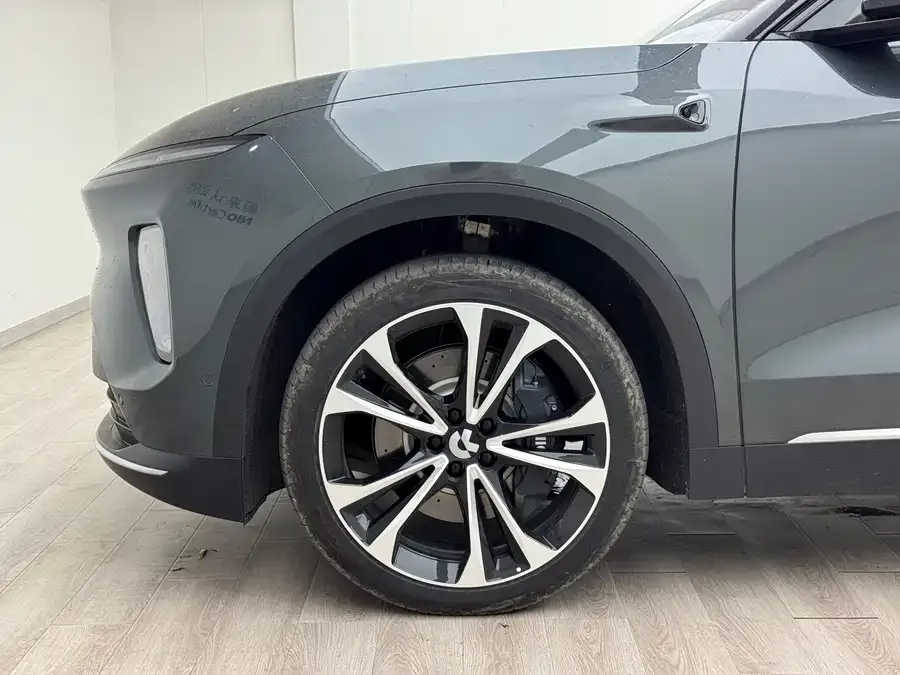 NIO ES8 NIO ES8 2024 100kWh Signature Edition 2024 — миниатюра 3