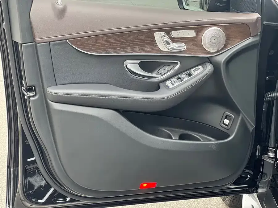 Mercedes-Benz GLC-Class Mercedes-Benz GLC 2021 GLC 300 L 4MATIC Dynamic 2022 — миниатюра 3