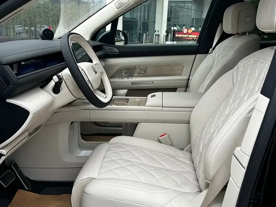 NIO ES8 NIO ES8 2026 Six-seat Executive Luxury Edition 2026 — миниатюра 3