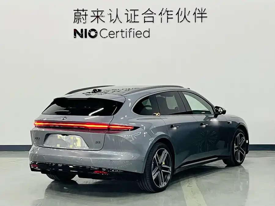 NIO ET5T NIO ET5T 2025 Champion Commemorative Edition 75kWh Touring 2026 — миниатюра 4