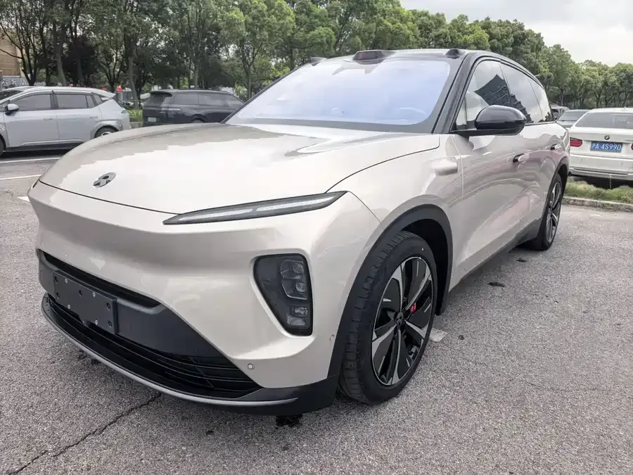 NIO ES8 2023