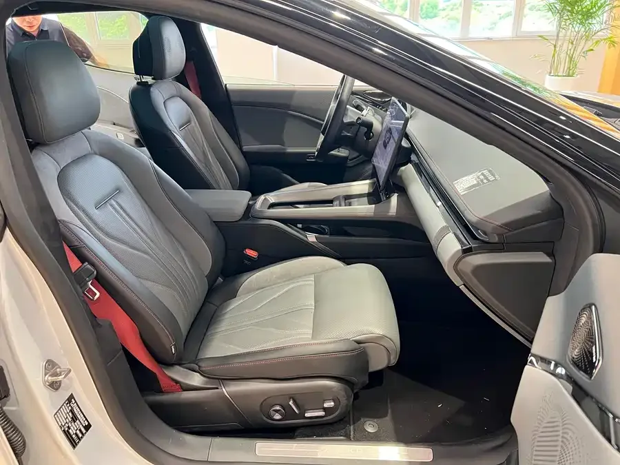 Zeekr 007GT Zeekr 007GT 2025 All-Wheel Drive Smart Edition 75kWh 2025 — миниатюра 3