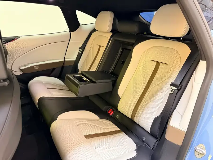 Zeekr 007GT Zeekr 007GT 2025 All-Wheel Drive Smart Edition 75kWh 2025 — миниатюра 4