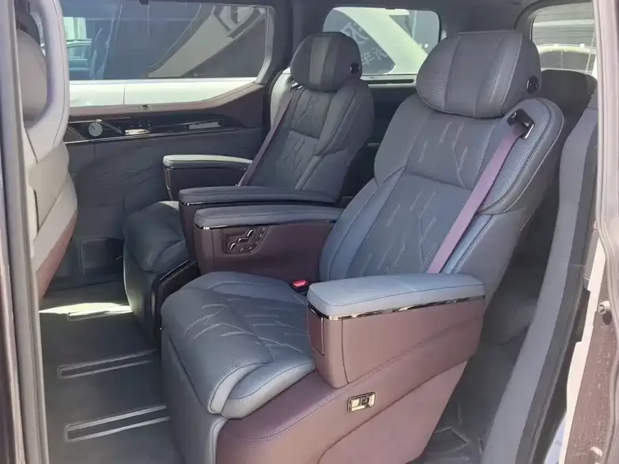 Zeekr 009 Zeekr 009 2024 seven-seat aisle version four-wheel drive 108kWh 2025 — миниатюра 5