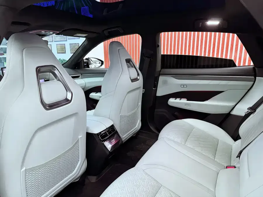 Zeekr 001 Zeekr 001 2024 YOU version 100kWh 4WD 2024 — миниатюра 3