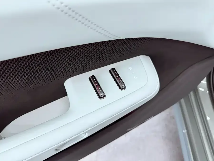 Zeekr 001 Zeekr 001 2024 YOU version 100kWh 4WD 2024 — миниатюра 5