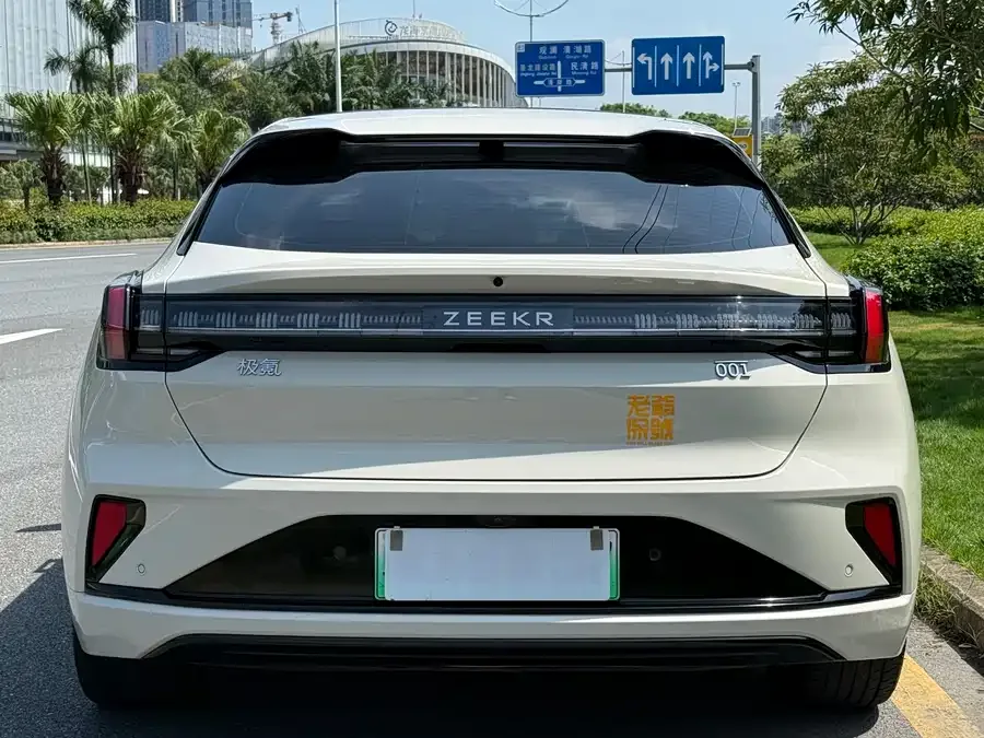 Zeekr 001 Zeekr 001 2025 WE version 95kWh 4WD 2024 — миниатюра 2
